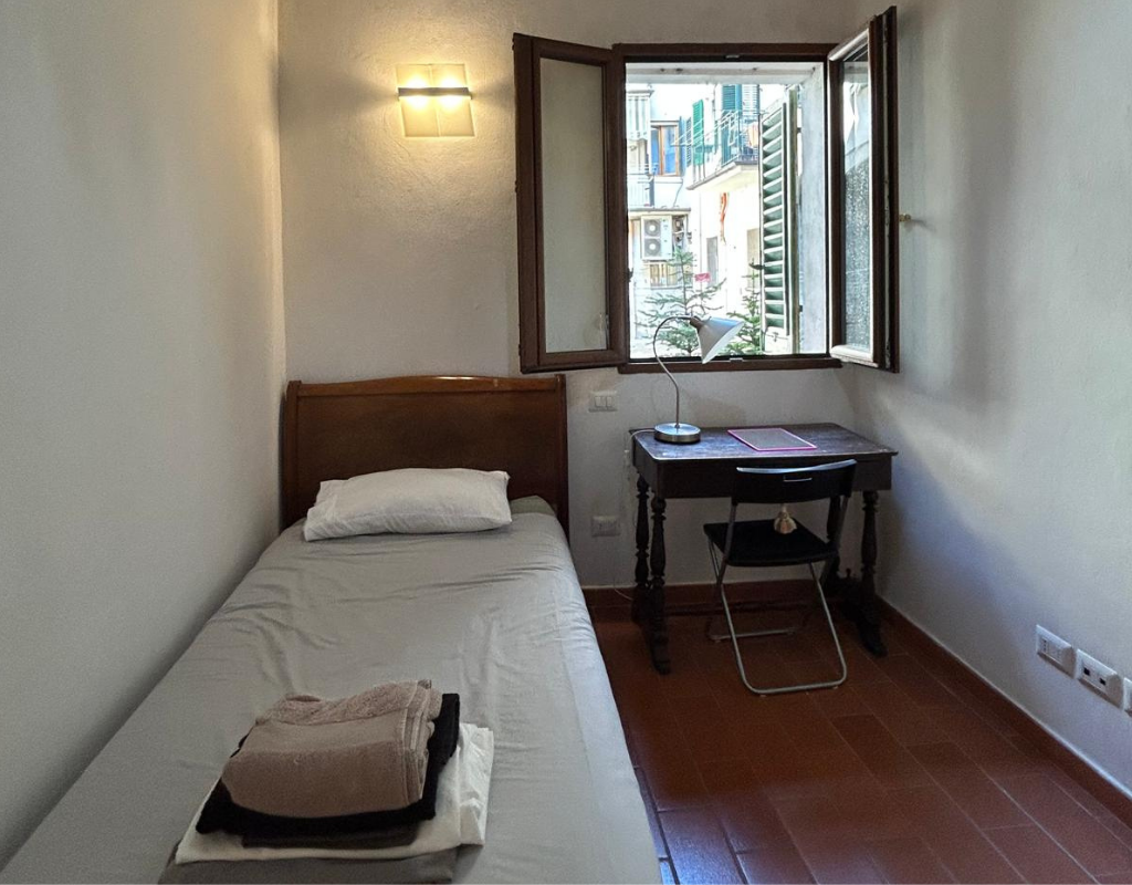 florence apartment (2)